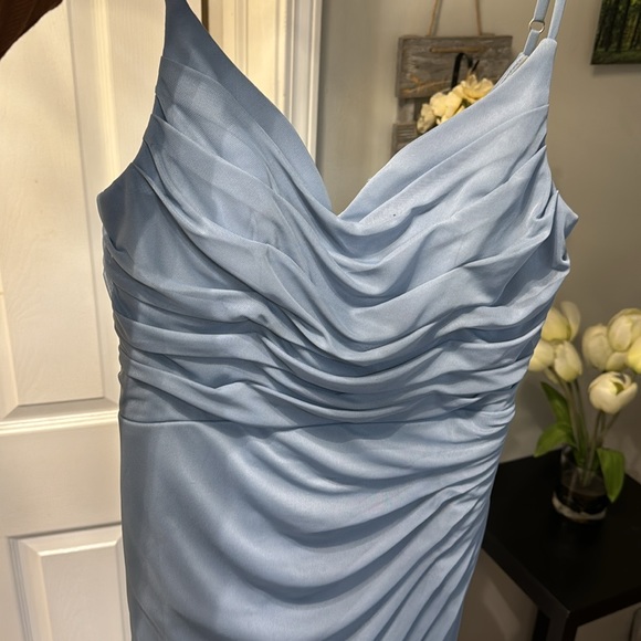 AZAZIE DEANDRA
Mermaid Pleated Mesh Floor-Length Dress Dusty Blue - Picture 5 of 11